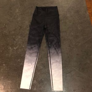 Ombré camo leggings